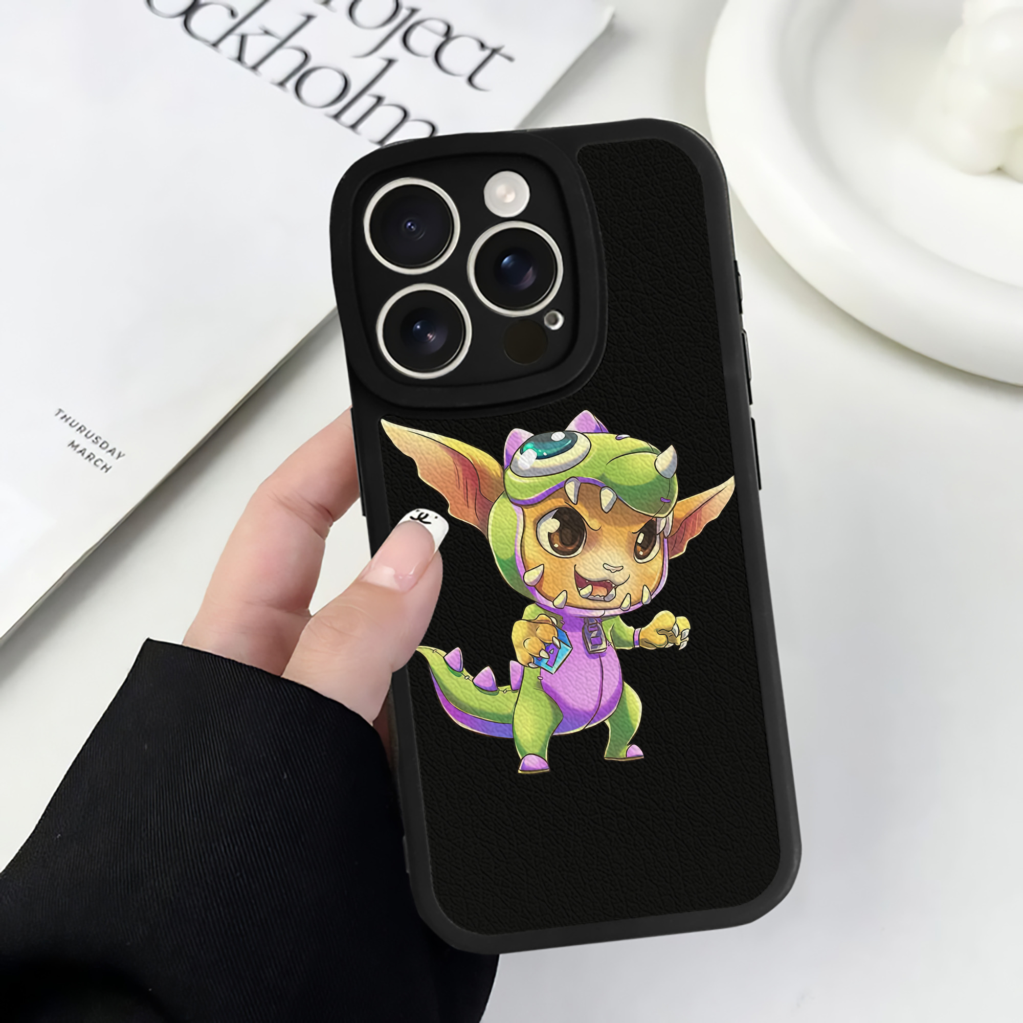 リーグ・オブ・レジェンド League of Legends LOL 【iPhone 16シリーズ対応】シリコンスマホケース（レザー調） 材質：シリコン
